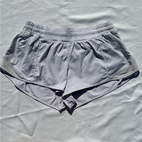 Lululemon Hotty Hot Shorts Size 10 - Picture 1 of 5